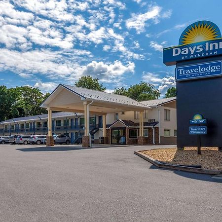 Travelodge By Wyndham Charles Town - Harpers Ferry Esterno foto
