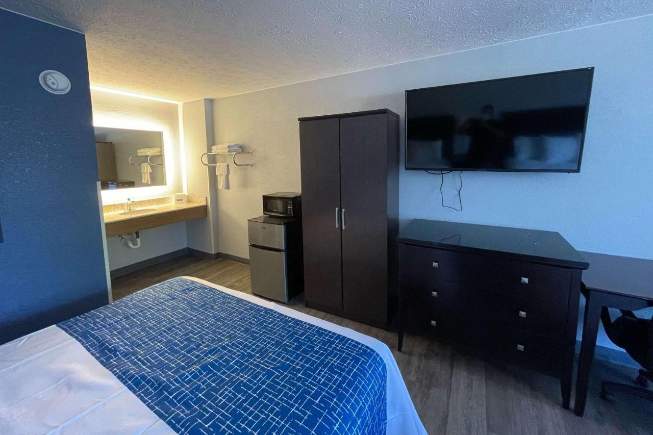 Travelodge By Wyndham Charles Town - Harpers Ferry Esterno foto