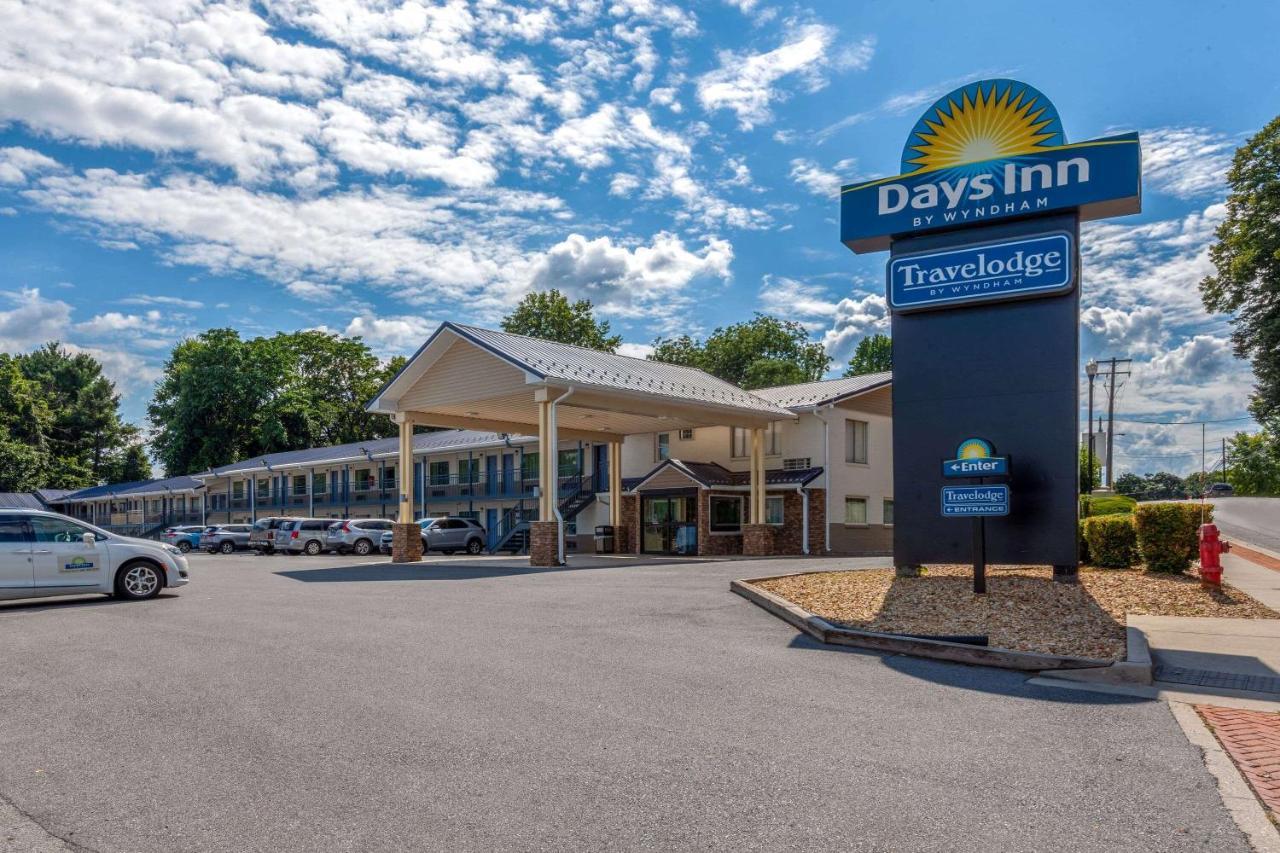 Travelodge By Wyndham Charles Town - Harpers Ferry Esterno foto