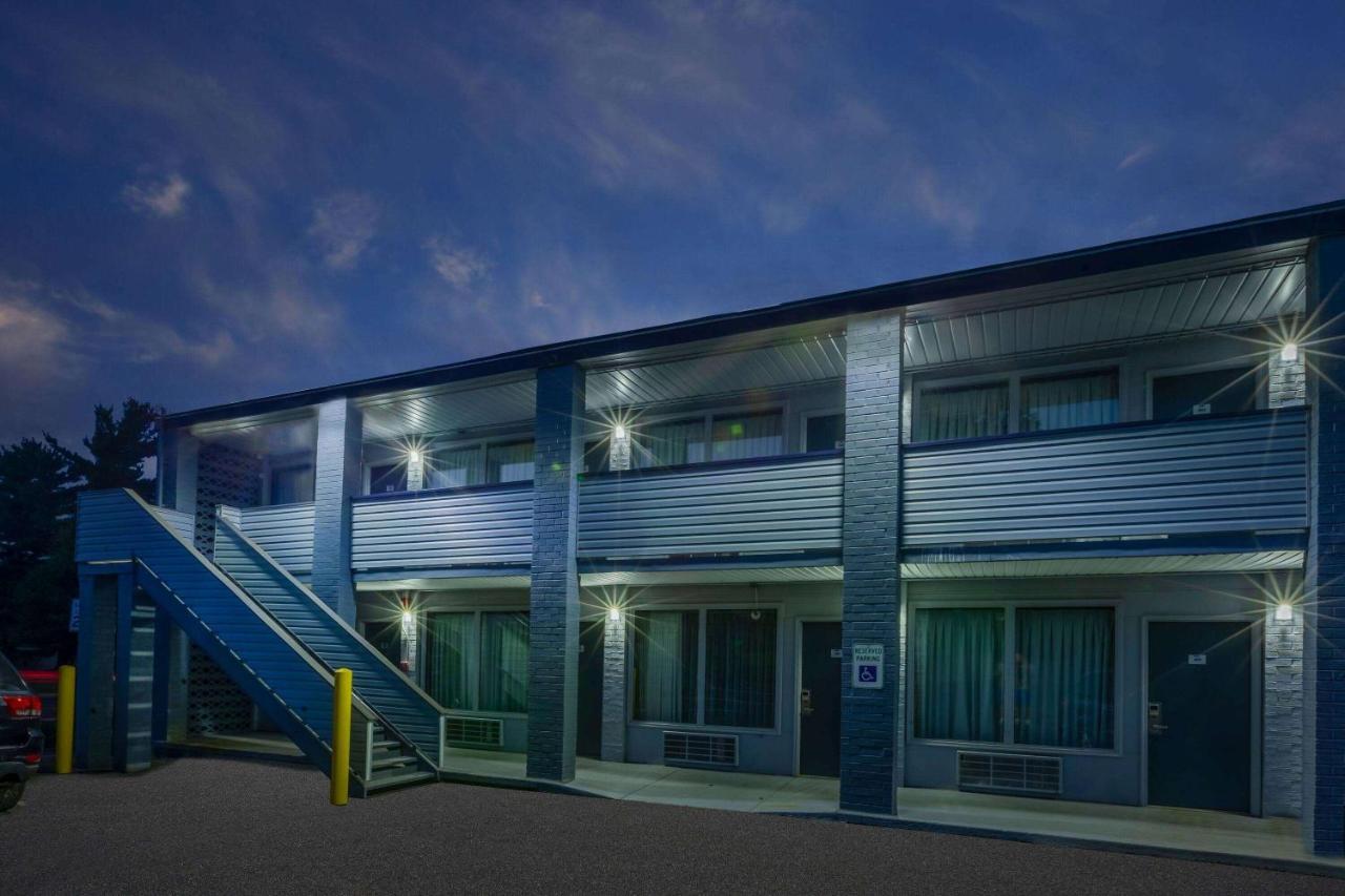 Travelodge By Wyndham Charles Town - Harpers Ferry Esterno foto