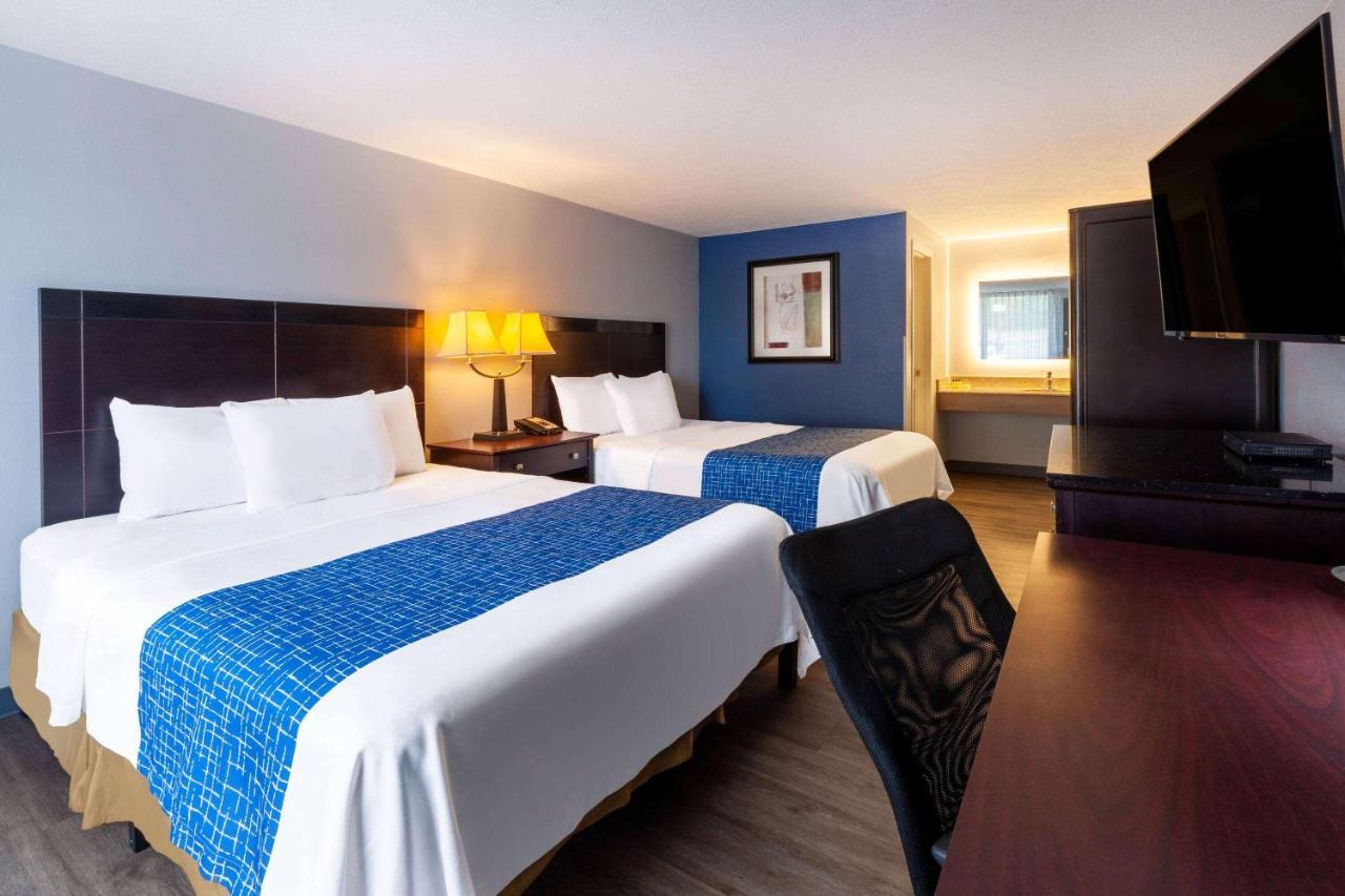 Travelodge By Wyndham Charles Town - Harpers Ferry Esterno foto