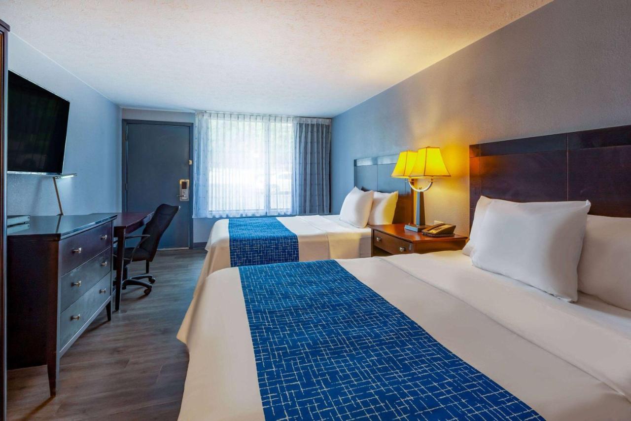 Travelodge By Wyndham Charles Town - Harpers Ferry Esterno foto