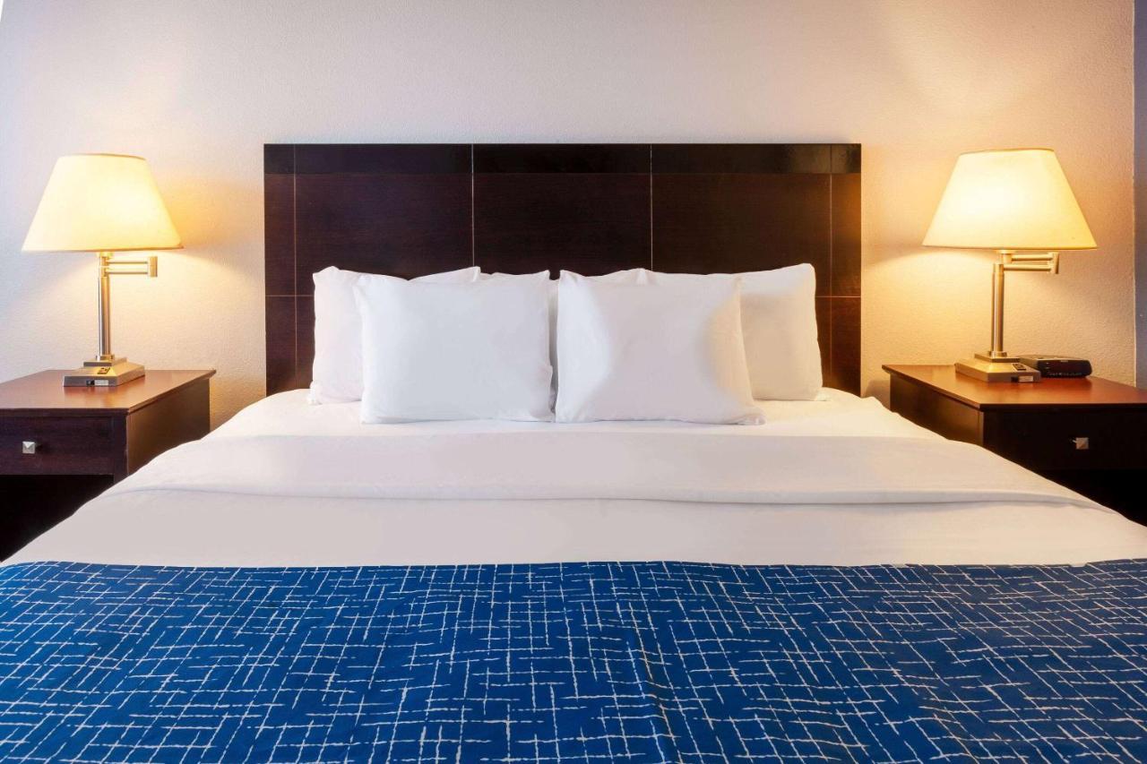 Travelodge By Wyndham Charles Town - Harpers Ferry Esterno foto